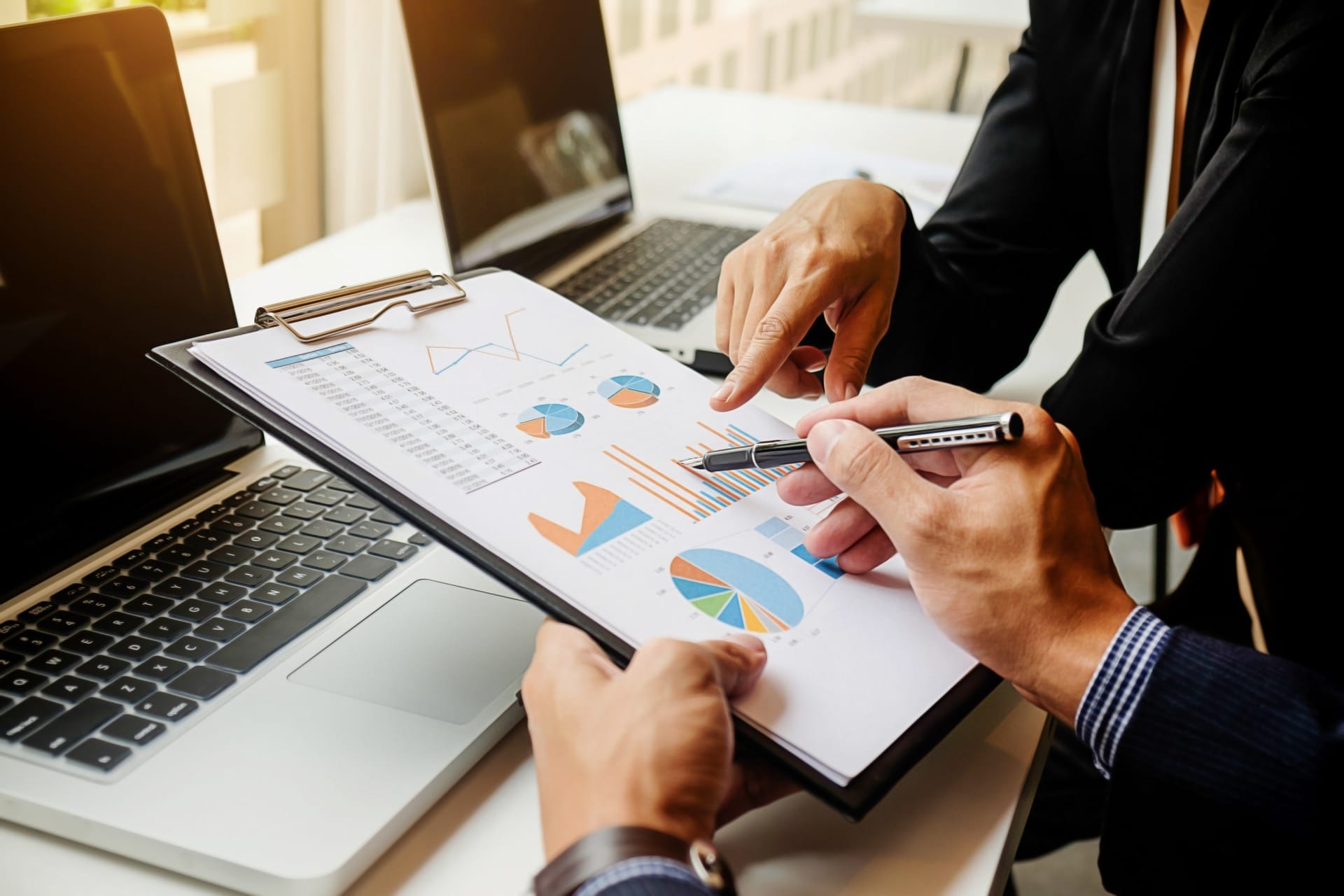 Contract profitability reporting for construction firms